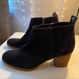 Timberland navy suede bootie